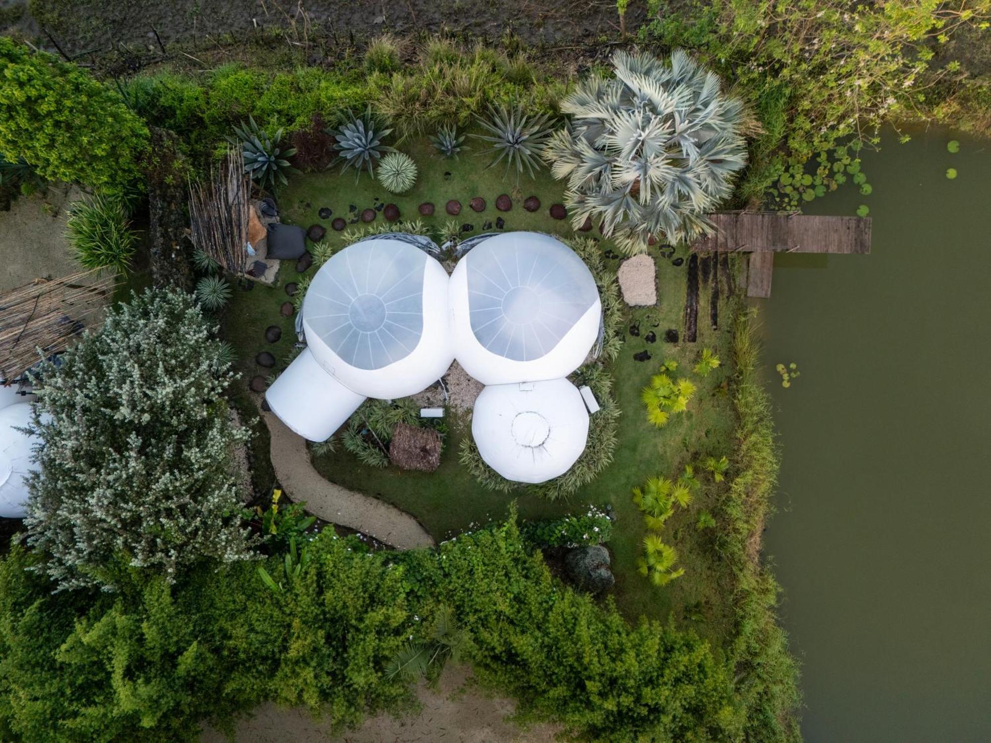 Green Land Bubble Glamping By Mint Кабарете Экстерьер фото